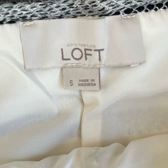 LOFT Structured Striped A Line Skirt Size S - Picture 4 of 4